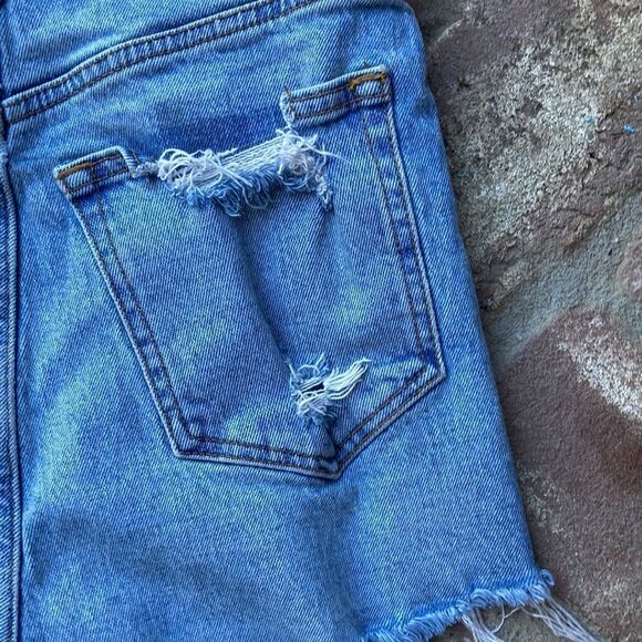 Abercrombie & Fitch Distressed High Rise Mom Shorts Size 25 - Picture 7 of 12